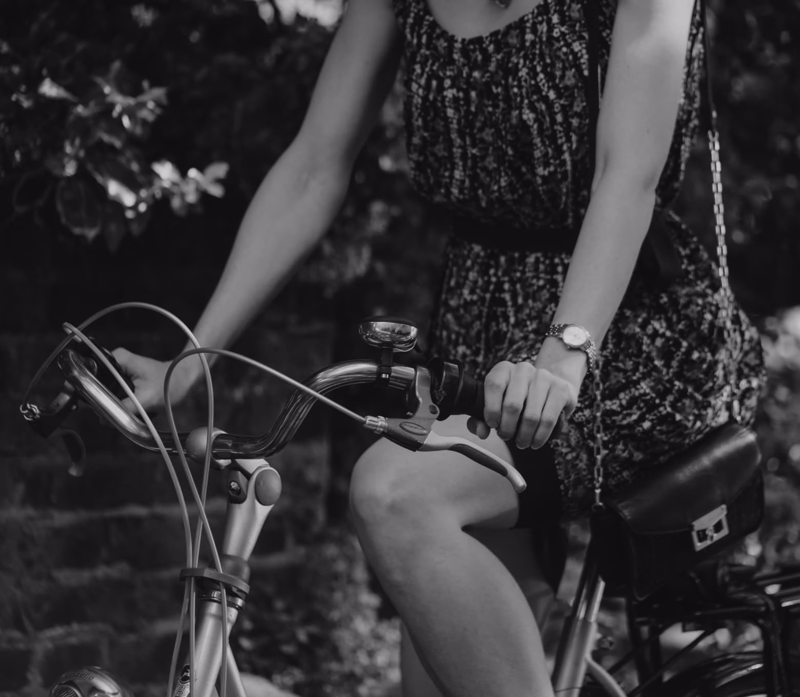 Mulher em uma bicicleta